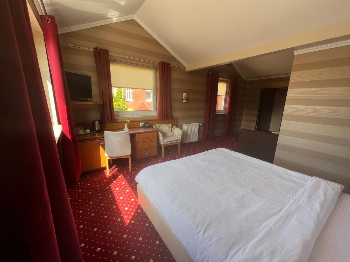 Fergana Übersee Hotel Bremerhaven Buitenkant foto