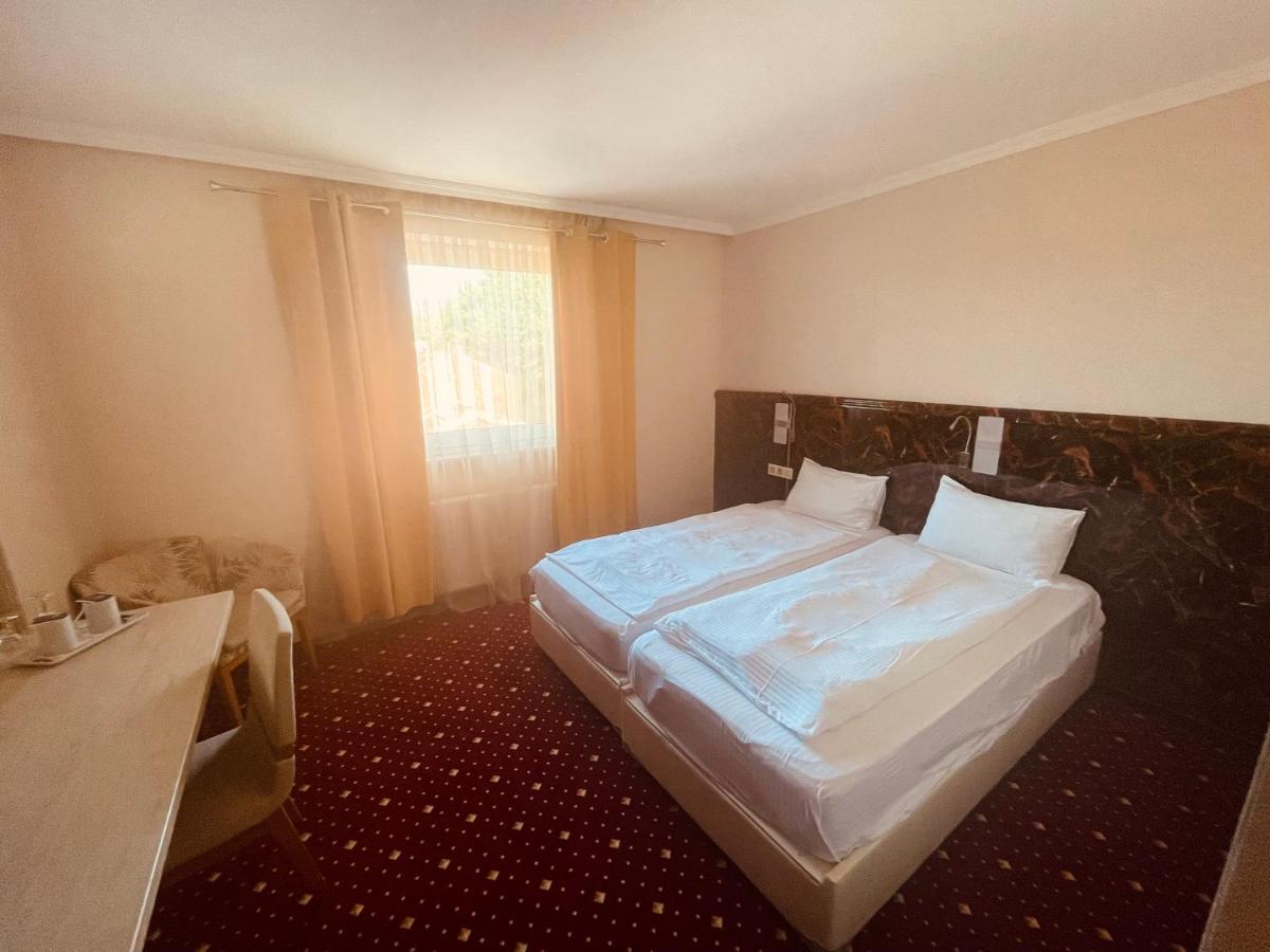 Fergana Übersee Hotel Bremerhaven Buitenkant foto
