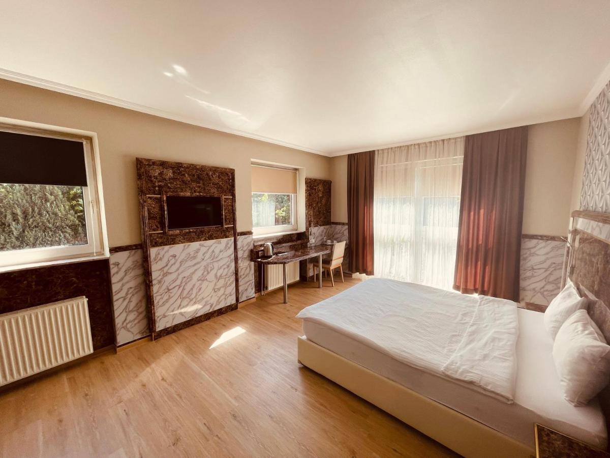 Fergana Übersee Hotel Bremerhaven Buitenkant foto
