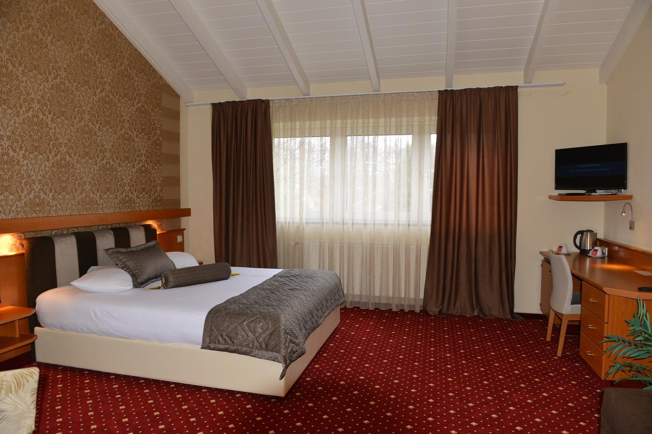 Fergana Übersee Hotel Bremerhaven Buitenkant foto